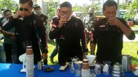 Bupati Bengulu Tengah Ferry Ramli mengajak banyak pihak untuk ngopi bersama sambil membahas masalah kopi di Bengkulu. (Liputan6.com/Yuliardi Hardjo)