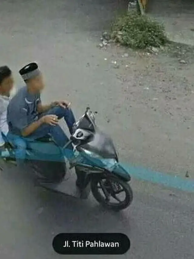 6 Tingkah Absurd Orang Naik Motor Lepas Stang Ini Ngeri, Jangan Ditiru
