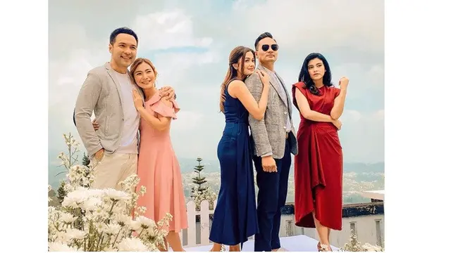 7 Potret Kebersamaan Metta Permadi dengan Pemain Suara Hati Istri: Anjani, Kompak