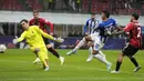 AC Milan sebenarnya tampil dominan dengan penguasaan bola mencapai 52,3 persen berbanding 47,7 persen milik Porto. Meski demikian, serangan FC Porto lebih membahayakan. (AP/Luca Bruno)