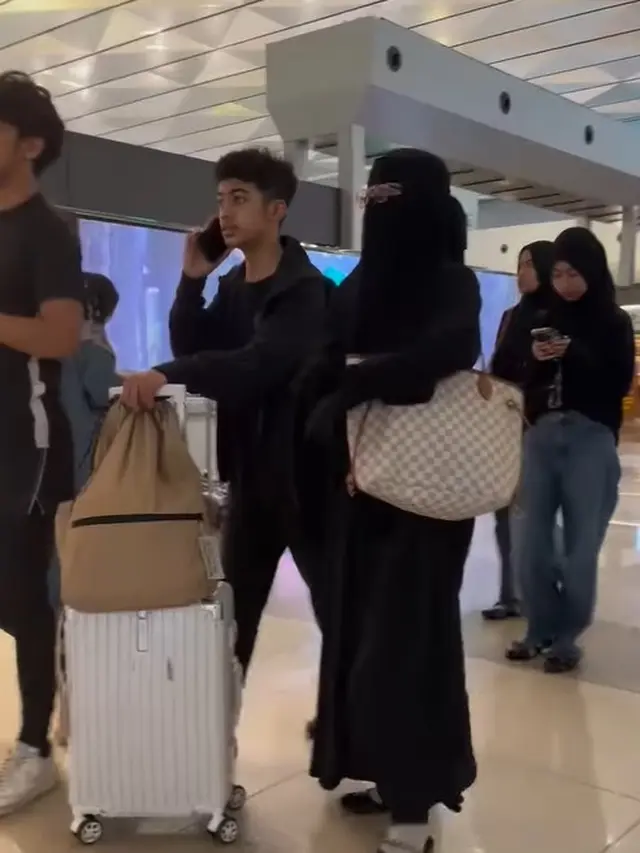 Potret Ummi Pipik dan anak-anak (Sumber: Instagram/_ummi_pipik_)