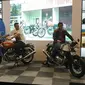 Royal Enfield resmi meluncurkan dua model terbarunya, yakni 
Continental GT 650 twin dan Interceptor INT 560 twin. (Arief / Liputan6.com)