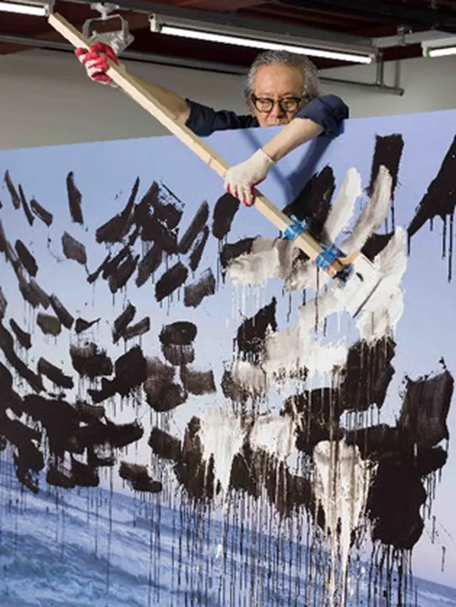 Tak Lagi Butuh Kuas, Gerakan Tubuh dan Sentuhan Teknologi Kini Jadi Medium Baru dalam Melukis (photo by Samsung)