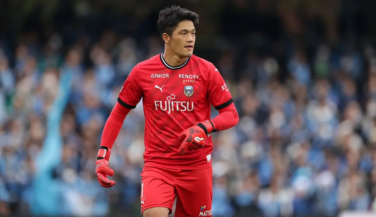 Kiper Kawasaki Frontale, Jung Sung-ryong menjadi pahlawan kemenangan setelah menjadi penendang terakhir yang mampu melesakkan gol ke gawang Kashiwa Reysol sekaligus mementahkan eksekusi terakhir lawan dalam adu tendangan penalti. (J.LEAGUE)