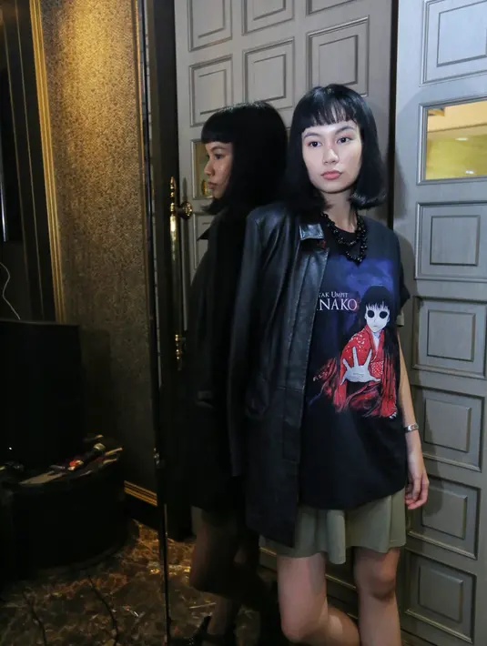 "Emang aku sempat cari tahu tentang permainan ini sih. Kalau parno sih iya. Tapi kalau kebayang-kebayang sih baca doa aja sih, jangan sampai digangguin pas syuting," terangnya. (Adrian Putra/Bintang.com)