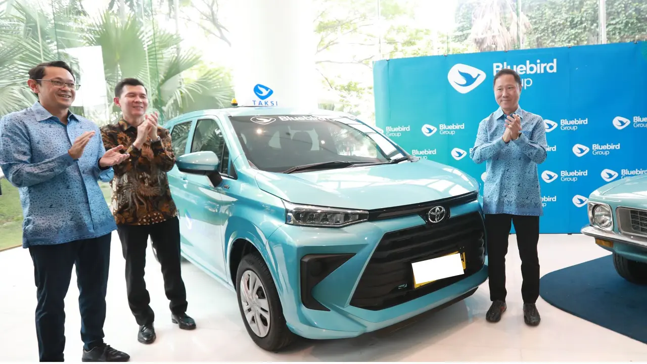 Bluebird Resmikan Armada Taksinya yang Terbaru