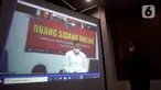 Terdakwa Jaksa Kejaksaan Negeri Yogyakarta nonaktif, Eka Safitra mendengarkan kuasa hukumnya membacakan Pledoi saat sidang vidco di Gedung KPK, Jakarta, Rabu (29/4/2020). Eka diduga menerima suap terkait lelang proyek pada Dinas Pekerjaan PUPKP Kota Yogyakarta TA 2019. (merdeka.com/Dwi Narwoko)