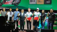 Konferensi pers Castrol Indonesia dihadiri oleh Johann Zarco, pembalap Castrol LCR Honda MotoGP Team, dan Lucio Cecchinello, Team Principal LCR Honda di Jakarta, Rabu (25/9/2024). (Bola.com/Muhamad Luthfi Ma'ruf-Magang MSIB)