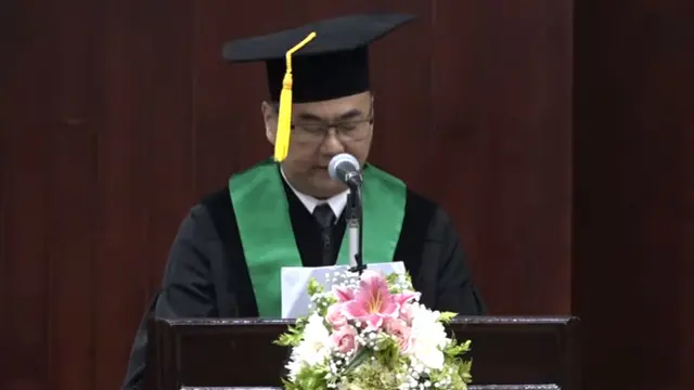 Pidato Prof. DR. dr. Hanifah Oswari SpA(K) sebelum dikukuhkan menjadi Guru Besar Tetap FKUI. (Foto: Tangkapan Layar Youtube Medicine UI)