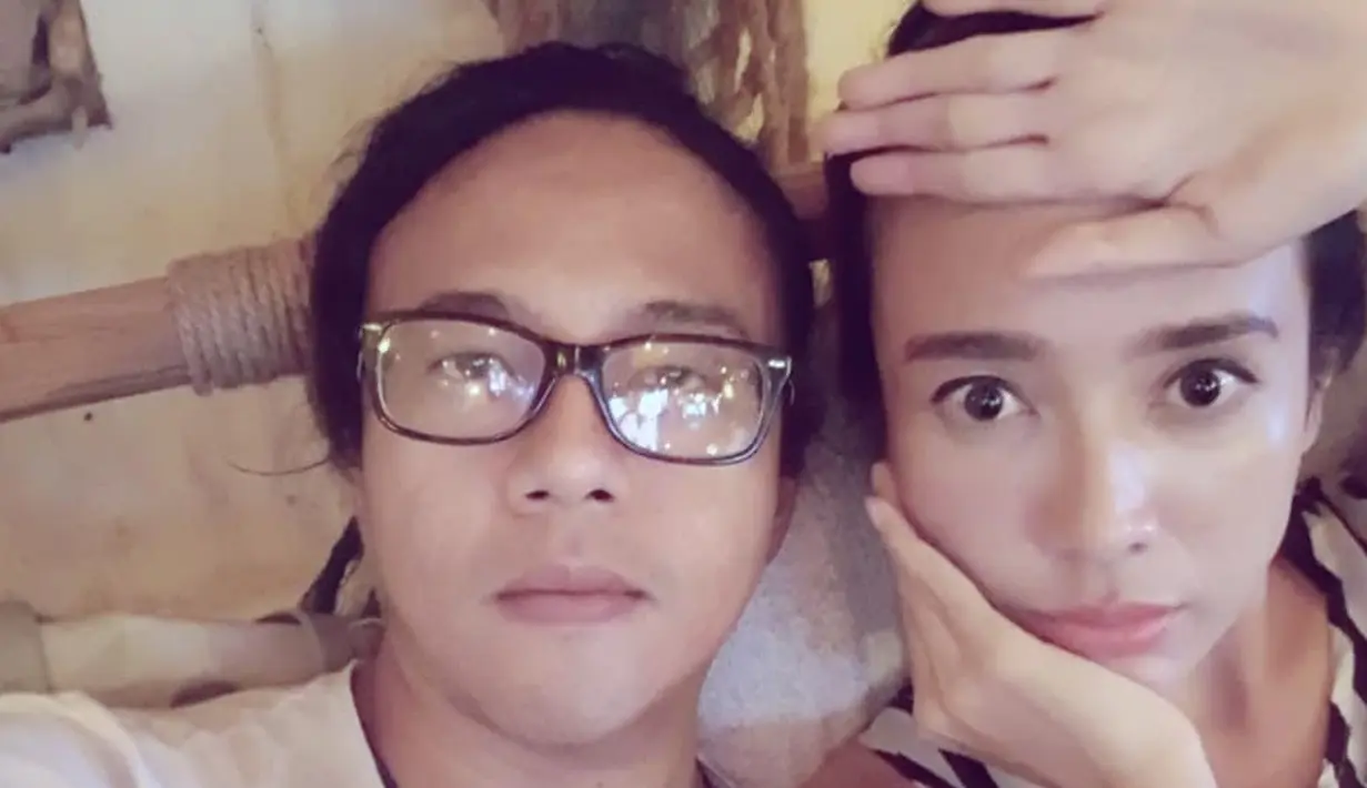 Pernikahan Dea Ananda dengan gitaris Nidji, Ariel memang tidak banyak diberitakan oleh media. 8 tahun menikah, rumah tangga pasangan ini belum dikaruniai buah hati. (Foto: instagram.com/dea_ananda)