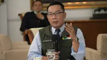 Gubernur Jawa Barat Ridwan Kamil memimpin Rapat Persiapan Pelaksanaan Tes Covid-19, di Gedung Pakuan, Kota Bandung, Senin (23/3/20). (Humas Jabar)