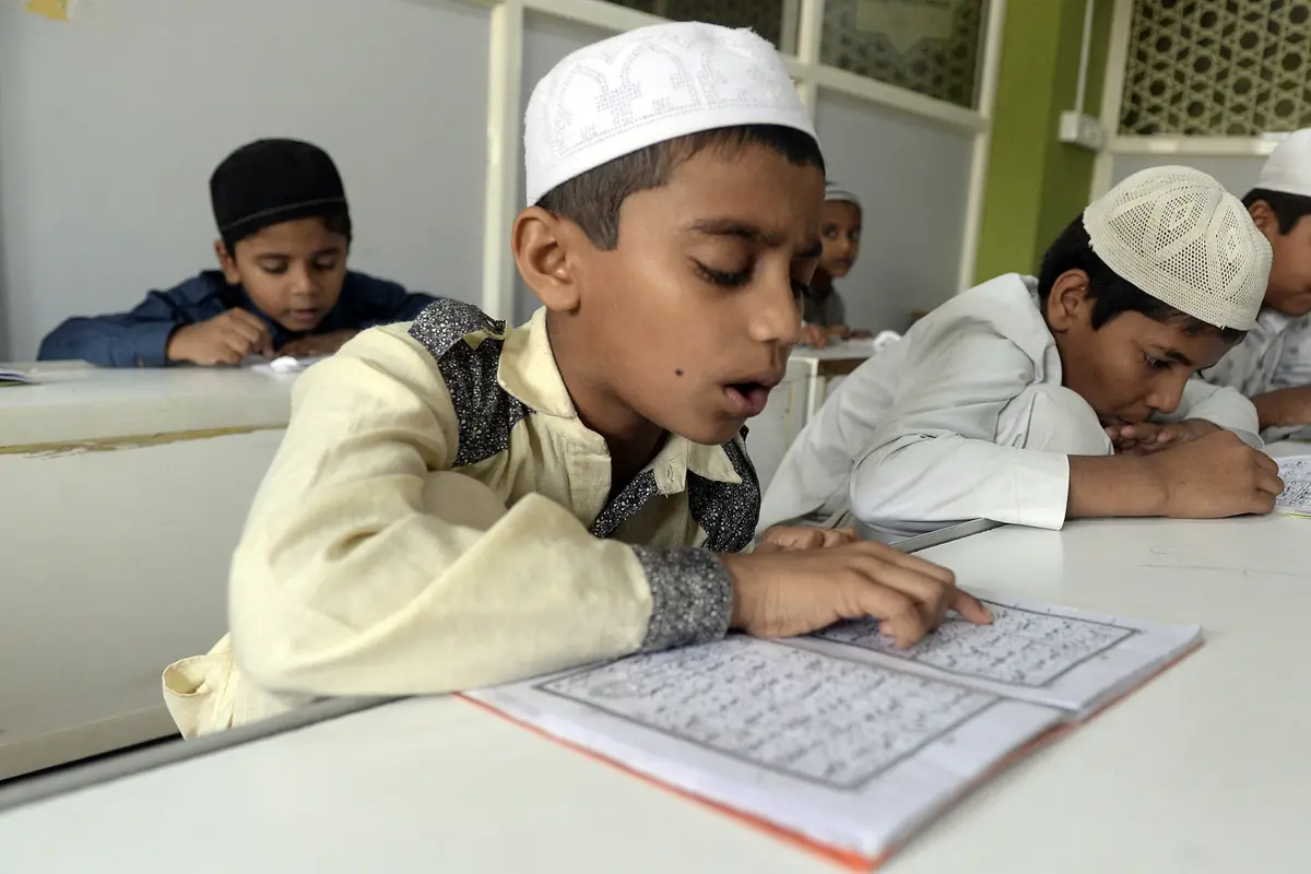 FOTO: Belajar Membaca Alquran Selama Bulan Suci Ramadhan di India