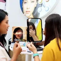 Lensa Kontak Air Optix Colors Berbahan Silicone Hydrogeldari Alcon. dok. Istimewa