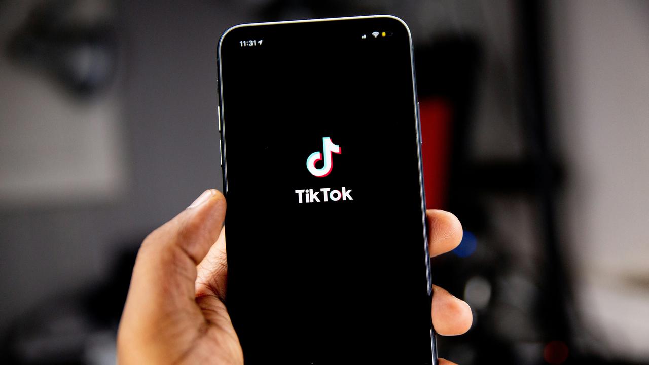 TikTok Down: Mass Outage Hits US Users, Oracle in the Spotlight?