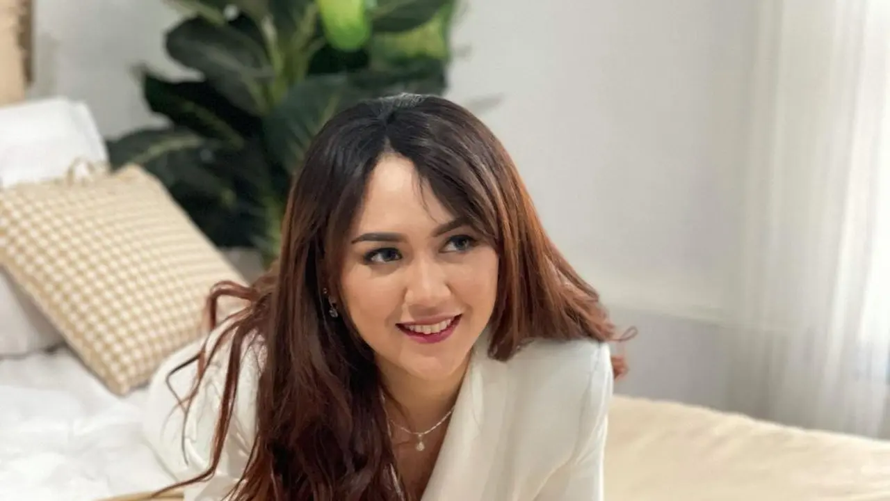 Bagikan Video di Hari Bahagianya, Happy Asmara Beneran Lagi Kasmaran!