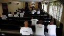 Pengguna narkoba mengikuti acara keagamaan di Pusat Rehabilitasi Narkoba Luzon di Pampanga, Filipina Utara pada 1 Oktober 2016. Kebijakan Presiden Duterte membuat ribuan pengguna narkoba tobat. (REUTERS/ Erik De Castro)