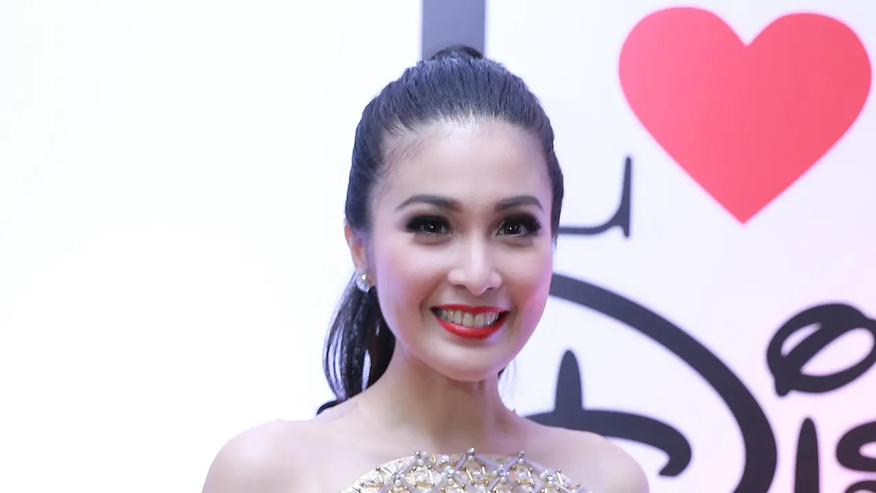 [Bintang] Sandra Dewi