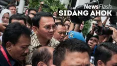 Basuki Tjahaja Purnama atau Ahok meneteskan air mata saat membacakan eksepsi atau nota keberatan atas dakwaan penistaan agama yang didakwakan Jaksa Penuntut Umum.