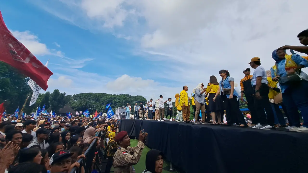 Pasangan capres dan cawapres Prabowo Subianto-Gibran Rakabuming, tampak tak menghadiri gelaran Konser Indonesia Maju yang lakukan oleh para relawannya Gerakan Banten Nyata, di Lapangan Ahmad Yani, Kota Tangerang, Banten, pada hari ini, Minggu (28/1/2024).