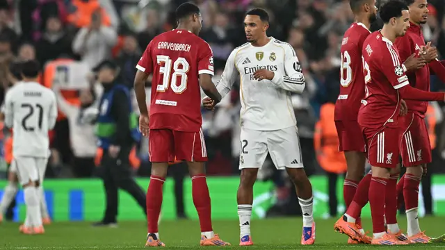Foto: Reuni Pahit di Anfield, Trent Alexander-Arnold Akui Kekalahan dari Sang Mantan