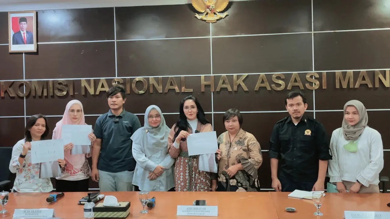 Aktivis Pekerja Migran Indonesia (PMI) Rieke Diah Pitaloka mendatangi Komnas HAM untuk meminta bantuan adanya Pekerja Migran Indonesia (PMI) diduga menjadi korban TPPO di Suriah.