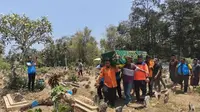 Isak Tangis Sambut Jenazah Mahmud Sahudi, Korban KM Virgo