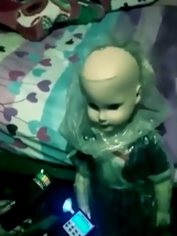 Wujud boneka bernama Deisy. (Sumber foto: Aweita.pe)