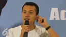 Nicholas Saputra saat konferensi pers AADC 2 di Jakarta, Senin (25/4). Kehadiran Rangga dalam AADC 2 menjadi magnet bagi penggemar film di Indonesia terutama kalangan wanita remaja. (Liputan6.com/Herman Zakharia)