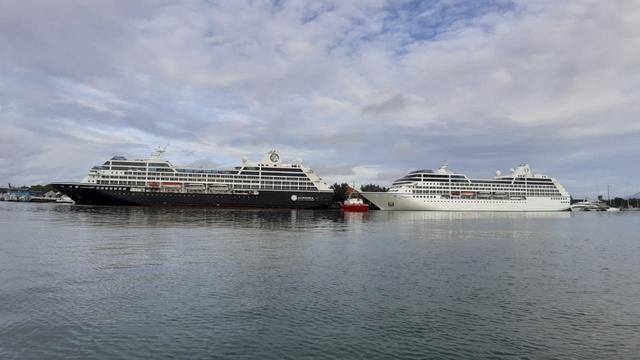 Dua Kapal Pesiar dengan Ratusan Wisatawan Mancanegara Bersandar di Pelabuhan Benoa