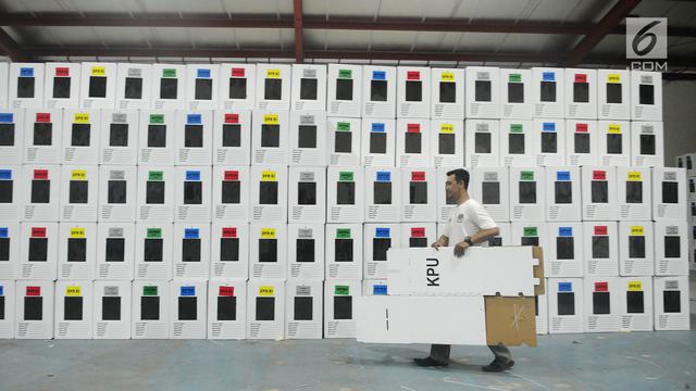 Melihat Perakitan Kotak Suara Pemilu 2019