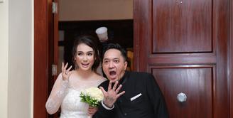 Feby Febiola dan Franky Sihombing resmi menikah. Hari ini, Jumat (22/1/2016) bertempat di Rumah Alexandra, Kemang, Jakarta Selatan. (Galih W Satria/Bintang.com)