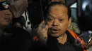 Sutan Bhatoegana menjawab pertanyaan wartawan usai menjalani pemeriksaan di Gedung KPK, Jakarta, Senin (23/2/2015).(Liputan6.com/Herman Zakharia)