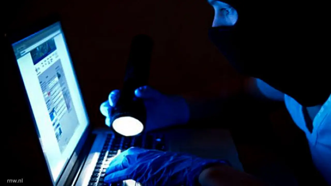 hacker-130125c.jpg