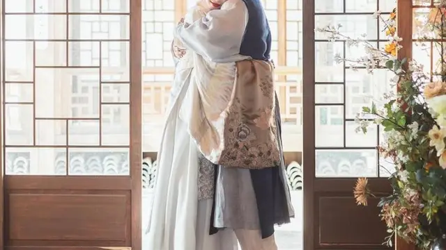 7 Potret Prewedding YouTuber Sunny Dahye, Berbalut Hanbok hingga Gaun Klasik