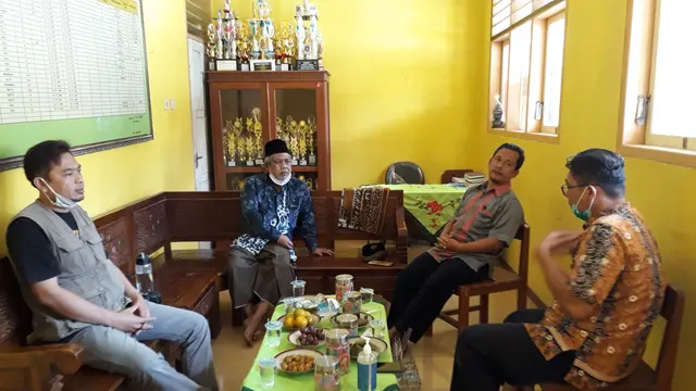 Assesment donor plasma konvalesen PMI di Ponpes Miftahul Huda, Cigaru 1, Cibeunying, Cilacap, Jawa Tengah. (Foto: Liputan6.com/Muhamad Ridlo)