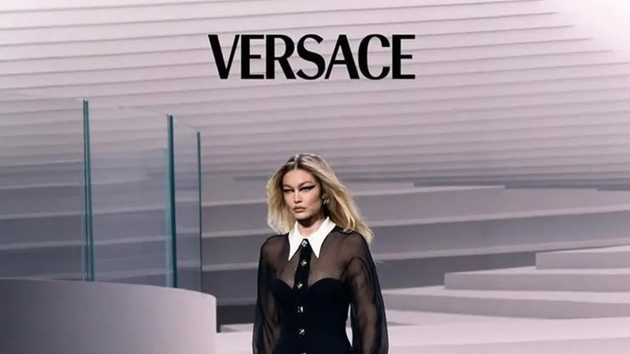 Donatella Versace dan Para Muse-nya