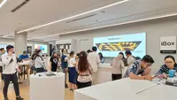 Antrean pre-order iPhone 15 series di iBox Senayan City. (Doc: Erajaya)