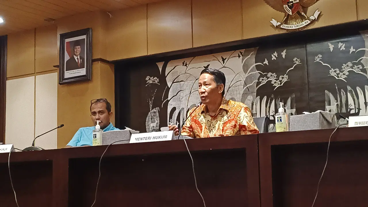Menteri Hukum (Menkum) Supratman Andi Agtas saat konferensi pers di Kantor Kemenkum RI, Jakarta, Jumat (27/12/2024).