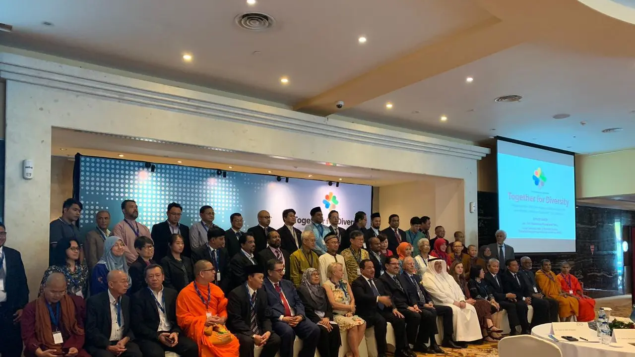 Forum Dialog Regional yang diadakan oleh International Dialogue Centre (KAICIID) dan Organisasi Kerjasama Islam (OKI).