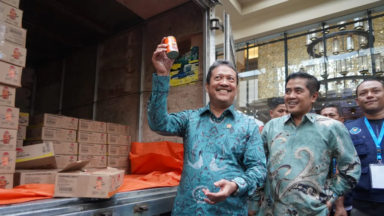 Kementerian Kelautan dan Perikanan (KKP) menebar 10.000 ikan kaleng di Yogyakarta. Ini menyasar tempat seperti pondok pesantren hingga masjid.
