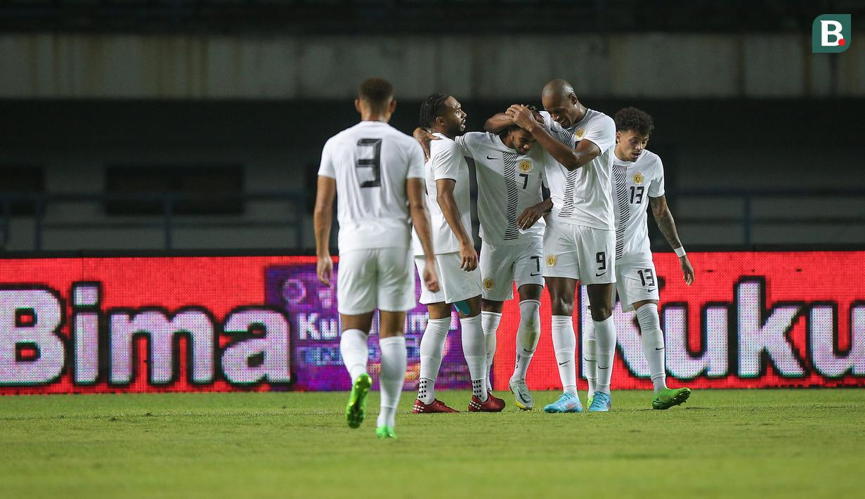 Serangan balik tersebut akhirnya bebuah gol yang dicetak oleh Juninho Bacuna dan menjadikan skor menjadi imbang 2-2 dan bertahan hingga babak pertama usai. (Bola.com/Bagaskara Lazuardi)