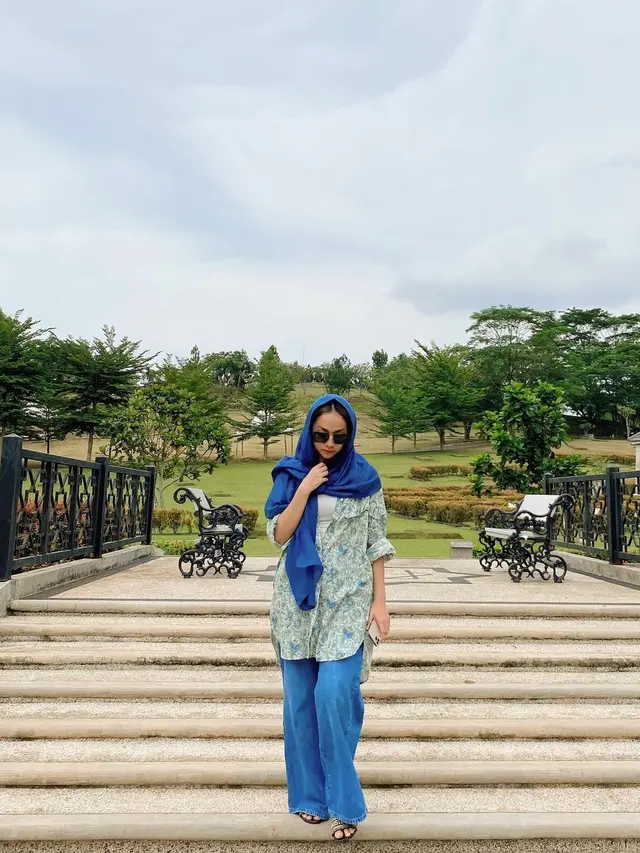 Rayakan Anniversary ke-13, Ini 6 Potret BCL Ziarah ke Makam Ashraf Sinclair