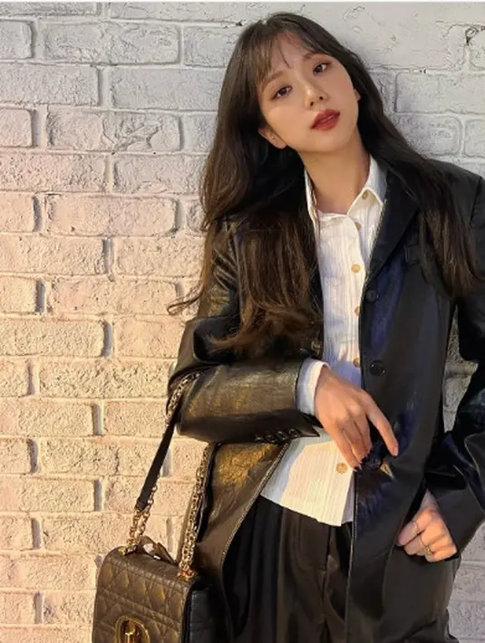 <p>6 Gaya Rambut Jisoo Blackpink yang Setia dengan Potongan Panjang (Tangkapan Layar Instagram/sooyaaa__)</p>