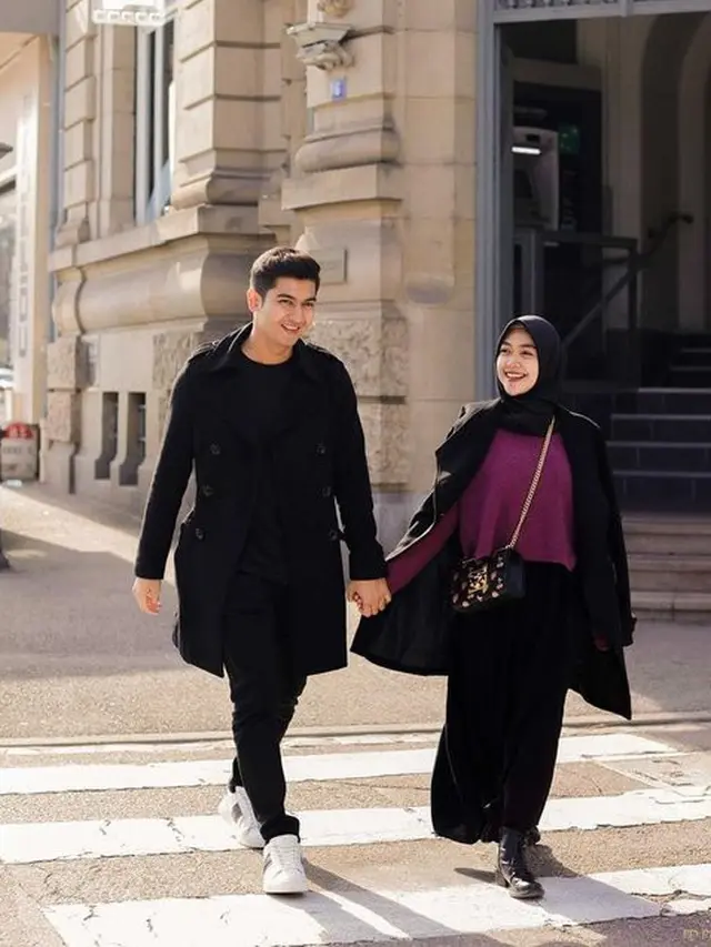 6 Potret Mesra Ria Ricis dan Teuku Ryan di Paris, Dikabarkan Hamil Anak Pertama