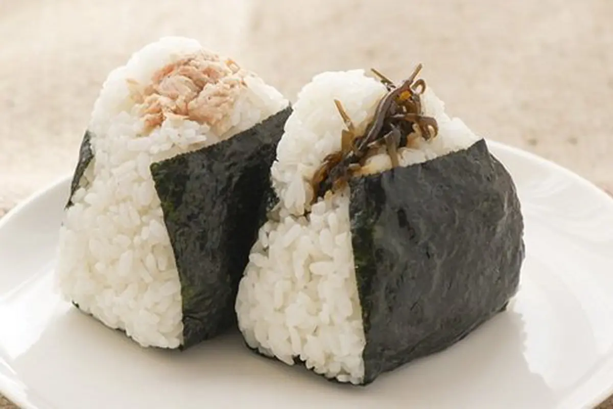 Nasi kepal/copyright Pixabay.com/sayama