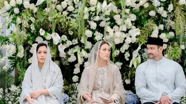 Anggraini Mantan Istri Tora Sudiro hadir di pengajian putrinya. [@deaantys]