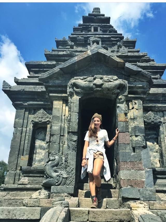 Lama Vakum, Ini 7 Potret Terbaru Nadia Vega yang Makin Eksotis