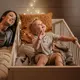 Tidur sekamar dengan bayi tetap memungkinkan orang tua dekat dan mudah merespons kebutuhan bayi tanpa harus berbagi tempat tidur. (Foto/Dok: Pexels)