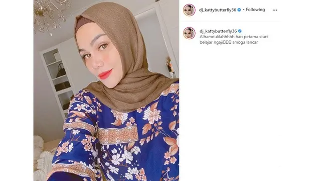 6 Potret DJ Katty Butterfly Belajar Mengaji, Makin Dalami Ilmu Agama