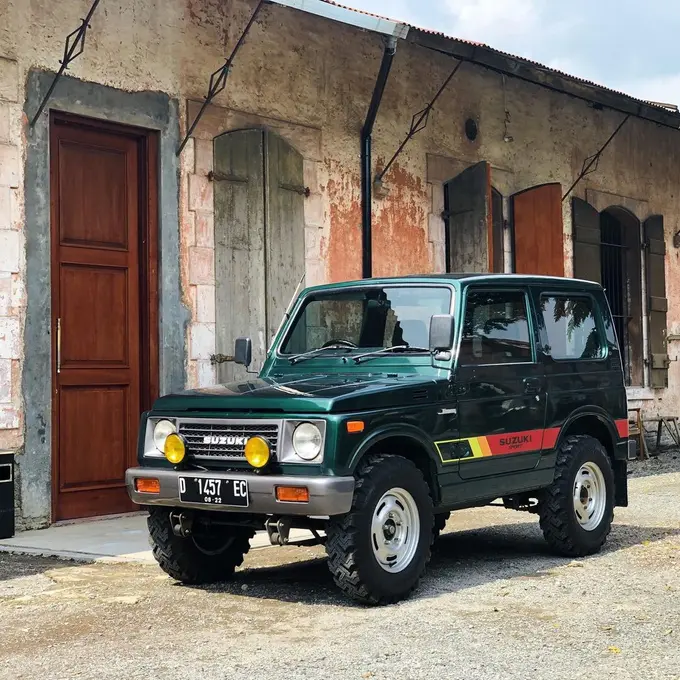 10 Desain Kreatif Modifikasi Suzuki Jimny Lawas, dari Mobil Jip Bapak